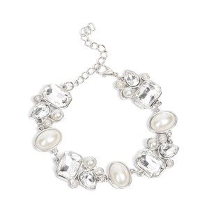 Paparazzi ​Best in SHOWSTOPPING - White